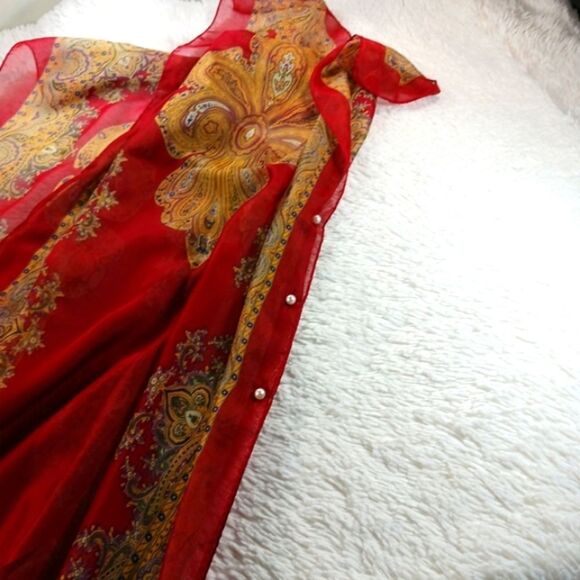 Luxurious Red and Gold Sheer Scarf Wrap - Picture 5 of 8